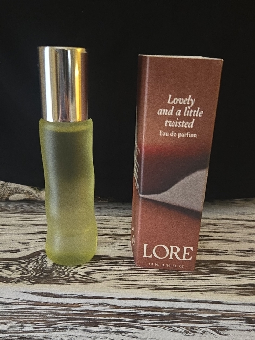LORE "Lovely and a Little Twisted" Eau de - Green Frosted Bottle